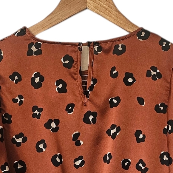 Dress Forum Cheetah Print Babydoll Smocked Top, Contemporary Animal Print Size S - Picture 7 of 9
